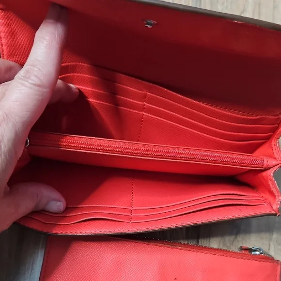 Coach Tan Signature Wallet With Red Insert Zippered Detail Women's - Picture 9 of 17